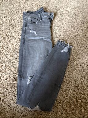 American Eagle Outfitters Gray Distressed Skinny Jeans